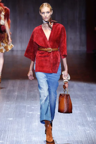 Look 13